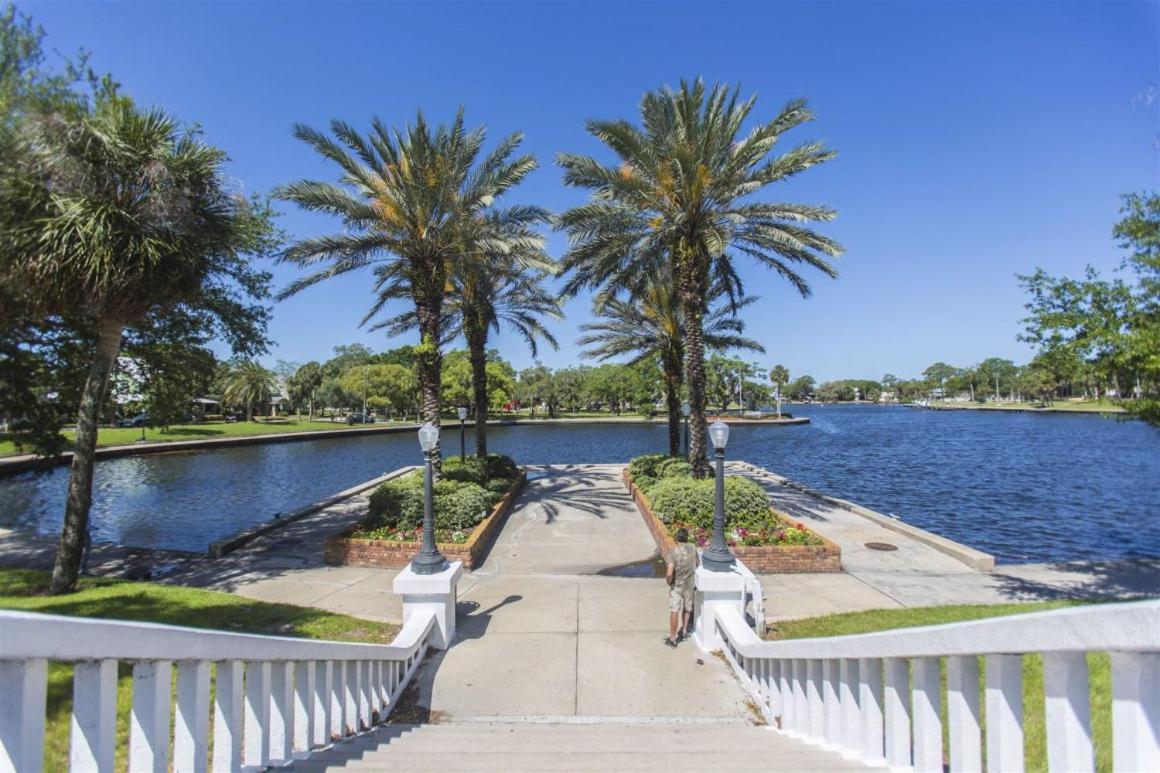 Hibiscus Hideaway Villa Tarpon Springs Exterior photo